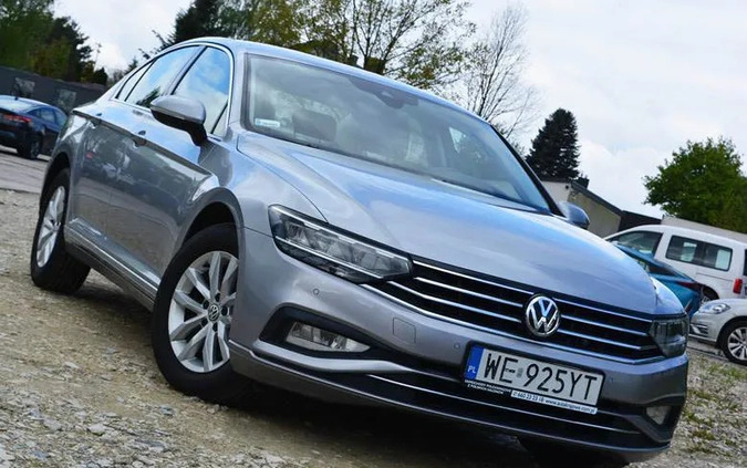 Volkswagen Passat cena 79900 przebieg: 122000, rok produkcji 2020 z Moryń małe 596